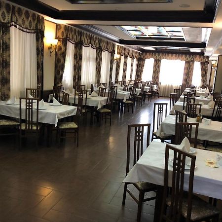 רומאן Hotel Onix מראה חיצוני תמונה