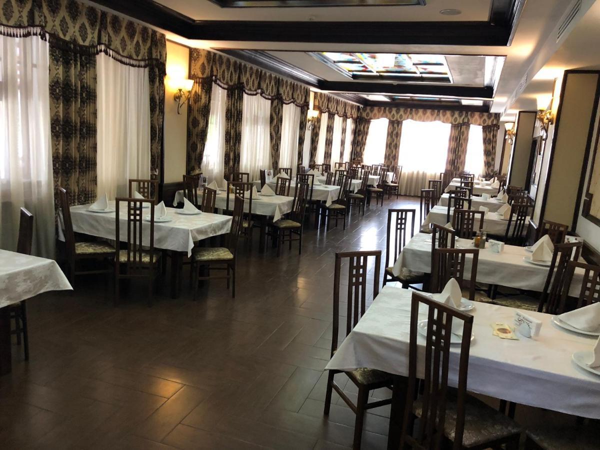 רומאן Hotel Onix מראה חיצוני תמונה