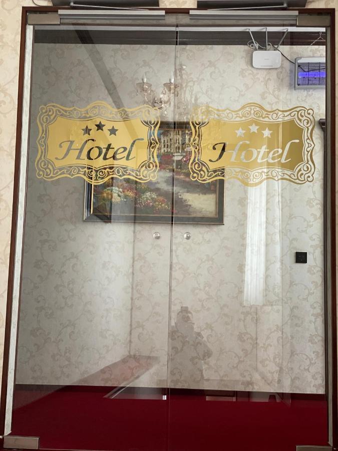 רומאן Hotel Onix מראה חיצוני תמונה